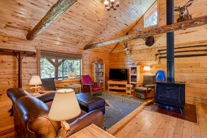 Grand 3BR Riverfront Dog Friendly - Image 2