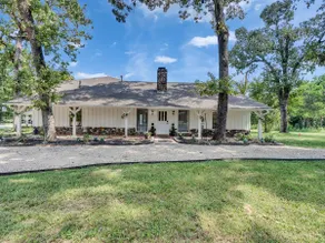 Sleeps 16, lake spa great for family reunions - Image 3