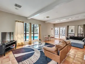 Sleeps 16, lake spa great for family reunions - Image 5