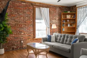 Circle Overlook-Downtown Apartment Stay - Image 2