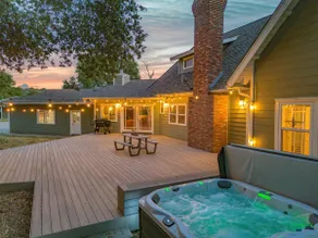 Private 4/Acre Ranch Hot Tub, Sauna & Mtn Views - Image 2