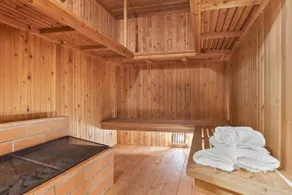 Lux Group Getaway|Sauna•GameRoom• Firepit |Near DT - Image 4