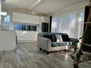 2 bedroom fully furnished studio - free parking - Image 2
