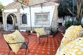 House with Pool · Garden ·Views · 10 min to center - Image 2