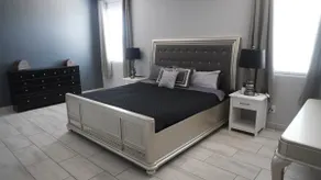 Lovely white grey home 3 bedrooms - Image 4