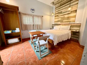 Cozy Room for the Budget Traveler in Maya Beach - Image 5