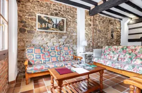 Spacious country house near the beach and mountains - Image 3