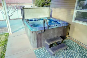 Zion Country Cottage-Hot Tub, dog run, Playground - Image 5