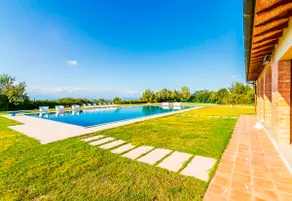 Villa med privat halvolympool och privat tennis - Image 3