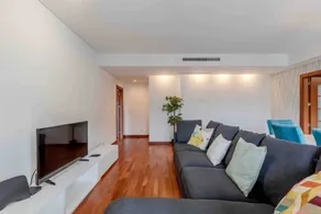 Modern 2-bedroom apartment 15 min from city center - Image 4
