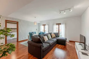 Modern 2-bedroom apartment 15 min from city center - Image 3