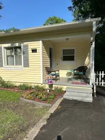Duplex delight w/gators & coffee - Image 2