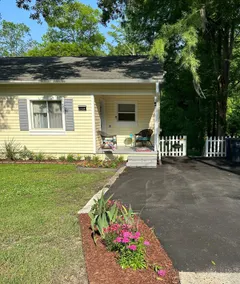 Duplex delight w/gators & coffee - Image 3