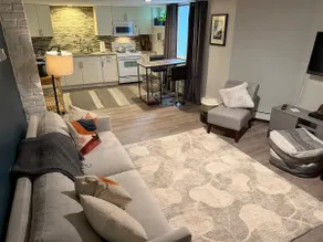 Cozy 1-bedroom apartment with private entrance - Image 2