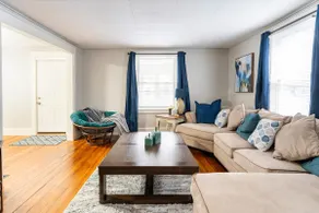 Comfy, family-friendly Downtown| near ROC events - Image 2