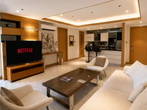 High Class 1BR at One Euphoria - Image 4