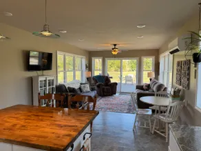 Cozy one bedroom cottage on a horse farm - Image 3
