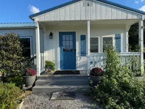 Cozy one bedroom cottage on a horse farm - Image 2