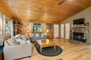 Lake Access Cabin: canoe, 3 private acres w/trail - Image 5
