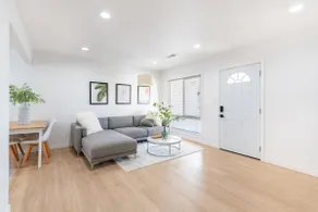 Modern upscale 3-Bedroom home w/ parking - Image 3