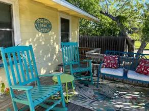 Benny’s Bungalow retreat in charming fishing town - Image 4