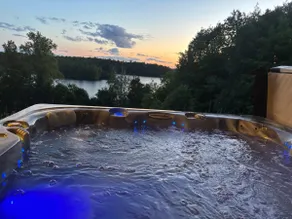 Private Waterfront SPA Perfect Sunsets Clean Lake - Image 4