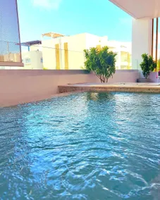 2BR Sea view apt close to Beach| Pvt Pool & BBQ - Image 2