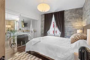 The Jewel of Old Quebec, 2 Bedrooms, Parking - Image 2
