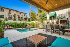 Luxury Paradise walk to Las Olas -5 mins to Beach - Image 2