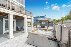 Vilano Beach 5/4.5 | Pool, Hot Tub & Ocean Views - Image 2