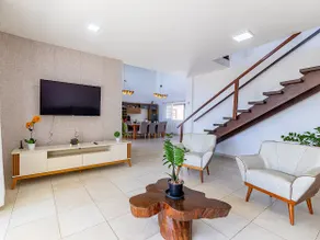 Exclusive 6-Suite Beachfront Property with Starlink Internet - Image 5