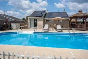 *Cheerful & Cozy 3BR / home with pool* - Image 2