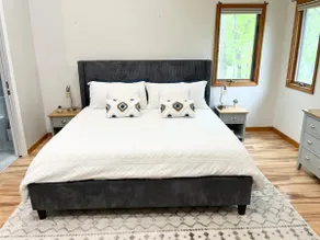 5 bedroom 7 bed Cottage Sauna, Lake, Hike & Winery - Image 5