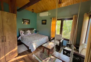 An exquisite cottage with a loft near Dal Lake. - Image 2