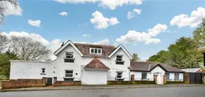 6 Luxury home near family park Pet friendly - Image 2