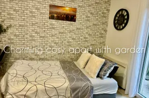 Garden apartment in quiet residence, parking - Image 4
