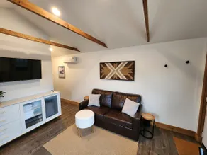 Adorable, private, pet friendly 1 bedroom cottage - Image 5