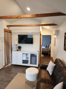 Adorable, private, pet friendly 1 bedroom cottage - Image 4