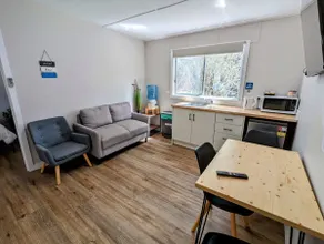 2 Bedroom Cabin with Shared Bathroom at Grampians - Image 3