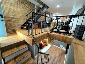 Unique 2bd townhouse quietly located in the city. - Image 3