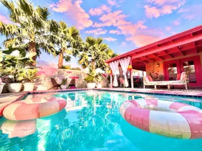 The Pink Cabana - salt water pool, spa & daybed - Image 2