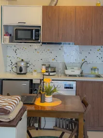 WFH ready near airport - FAST WIFI - Image 4