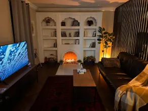 Adorable 1- bedroom space with indoor fireplace. - Image 2