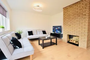 Spacious Central Oxford Detached Home - Image 3