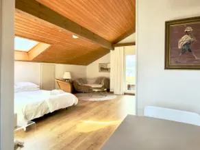 Relaxed Loft Stay Between Lake & Mountains - Image 3