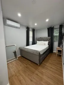 Lovely Two Bedrooms By JFK - Image 3