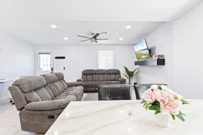 3 Min to PHX Airport | Entire Home | Sleeps 10 - Image 2