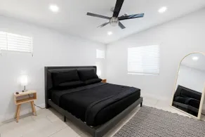 5 Min to Airport •3BR • Driveway & Yard /Sleeps 10 - Image 5