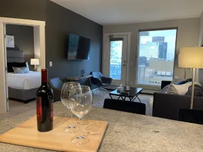 Fox One · Downtown Oasis! 2 bedroom 2 bathroom - Image 3