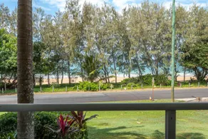 Ulysses 6 Spacious Beachfront Apartment - Image 4